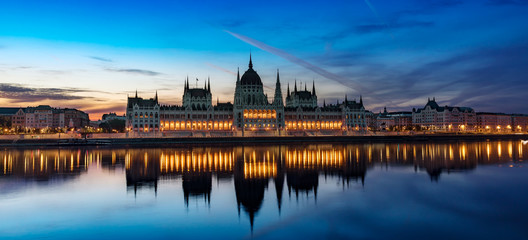 Fototapeta na wymiar Budapest Parliment Building by Early Morning Blue Hour (panoramic)