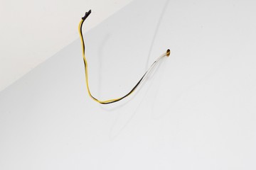 Two color electrical wire Leaving the hole on the wall Installation of home electrical systems, concrete walls, electrical wiring, lighting fixtures