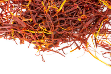 Naklejka premium Closeup of lot of whole dry shaffron thread flatlay isolated on white background