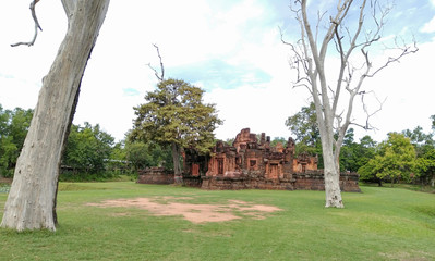 Fototapeta na wymiar Prasat Pueai Noi is one of the most beautiful sinful Khmer art sites in Khon Kaen, Thailand.