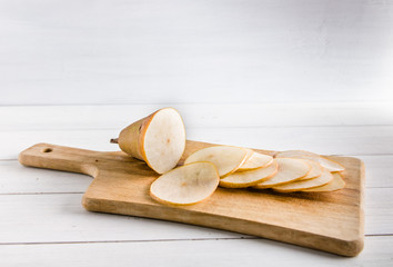 Sliced pear for making chips