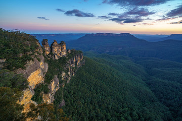 sunset at three sisters lookout, blue mountains, australia 54