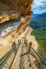Fototapeta na wymiar hiking in the blue mountains national park, australia