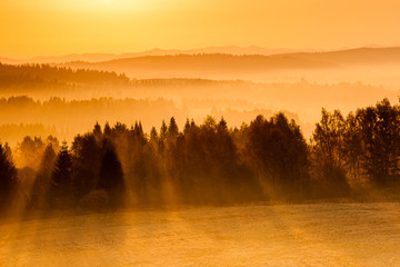 wschód słońca z laserami © Anna Granat