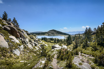 Obraz premium La boucle des étangs du Carlit - Randonnées des 12 lacs - Pyrénées-Orientales