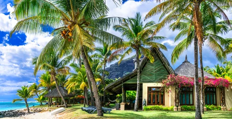 Fototapete Rund Tropical paradise - exotic luxury vacation in Mauritius island, beach villa under palms © Freesurf
