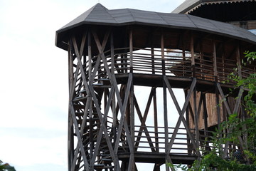  Elements and details of building facades