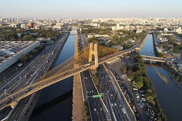 Fototapeta na wymiar Estaiada bridge aerial view. São Paulo, Brazil. Business center. Financial Center. Famous cable-stayed bridge. Business travel. Travel destination.