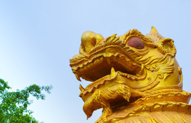 Fototapeta na wymiar chinese dragon statue in thai temple