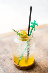 orange juice with sparkling soda