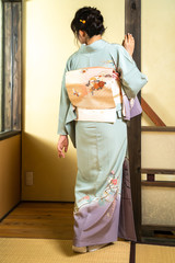 着物を着た女性