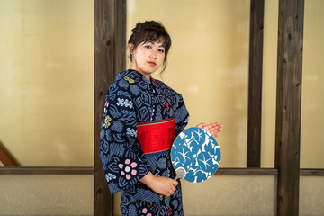 浴衣の女性