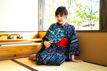浴衣の女性
