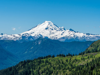 Fototapeta premium Mount Baker: the major peak in North Cascade Mountains