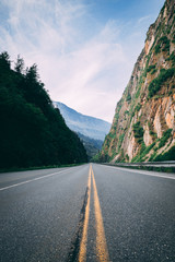 Fototapeta premium Richardson Highway near Thompson Pass in Valdez, AK