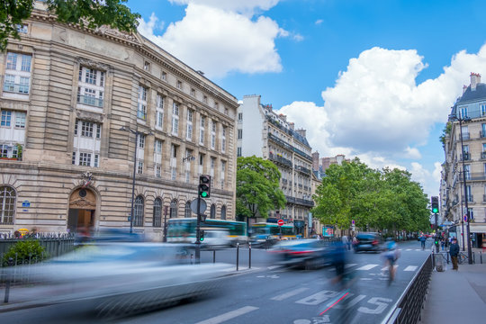 Fototapeta Paris Day Traffic on a Summer Day