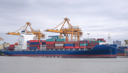 Fototapeta premium Container ship