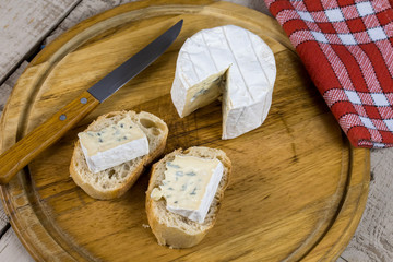 fromage bleu et pain