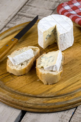 fromage bleu et pain