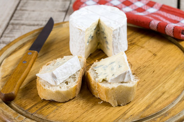 fromage bleu et pain