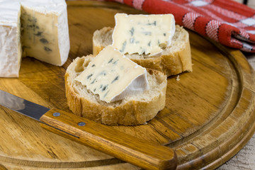 fromage bleu et pain