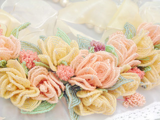 ビーズ製の造花