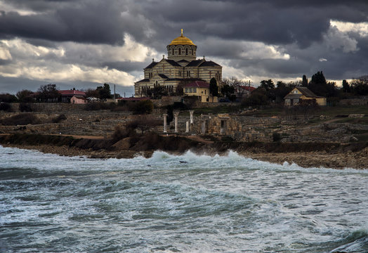 Chersonese in the arms of the waves