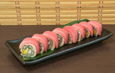 tuna sushi roll - japanese food