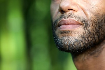Bouche homme barbe