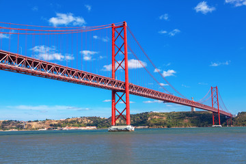 Fototapeta na wymiar famous hanging bridge in Lisbon , Portugal 