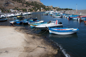 Fototapeta na wymiar Barche al porto di Sferracavallo a Palermo