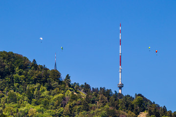Obraz premium Paragliding at Uetliberg, Zurich, Switzerland