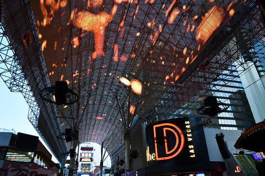  Las Vegas, USA - July 10 2016 : Fremont Street At Night