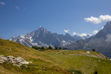 Fototapeta na wymiar View on valley mountain range in alps 