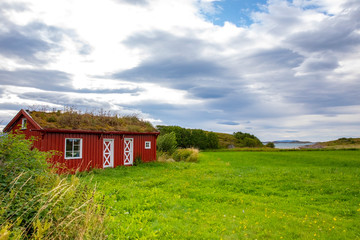 Obraz premium Old farm house i Northern Norway