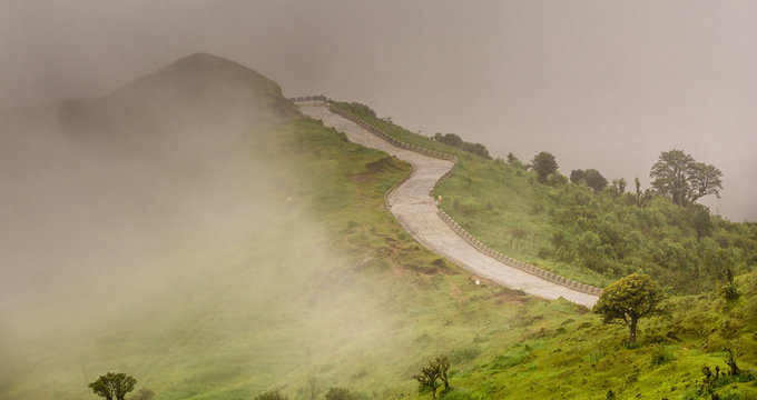 Takdah. It is one of the tourist center of the Darjeeling Hills.