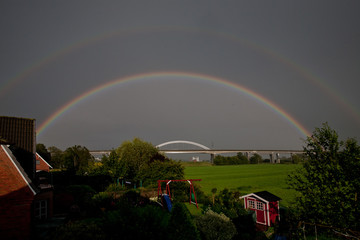Regenbogen &uuml;ber der St&ouml;rbr&uuml;cke