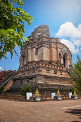 Fototapeta na wymiar Wat Chedi Luang in Chiangmai province of Thailand