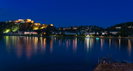 Fototapeta na wymiar Koblenz Ehrenbreitstein mit Festung am Rhein, Abendstimmung