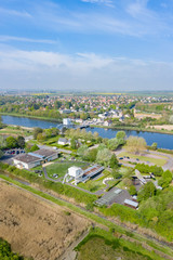 Fototapeta premium Pegasus Bridge et musée de Bénouville vus du ciel