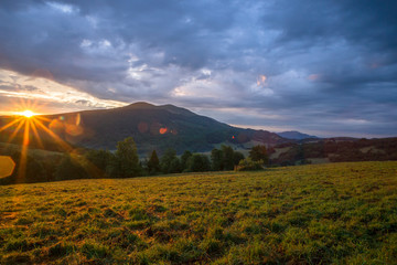 Słońce nad Połoniną Caryńska