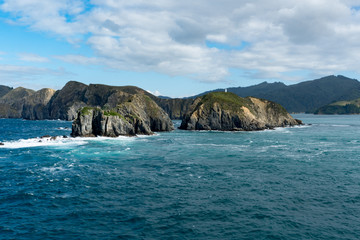 Fototapeta na wymiar Stunning coastal scenery of Coos Strait and the Marlborough Sounds in New Zealand