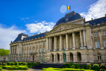 Obraz premium The Royal Palace of Brussels is the official palace of the King and Queen of the Belgians in the center of the nation's capital of Brussels, Belgium.