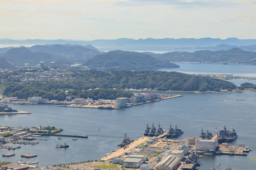 弓張岳展望台からみた佐世保市内と軍艦基地　長崎県佐世保市 © M・H