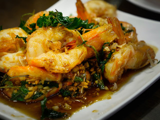 fried shrimp with chilli and Thai herb