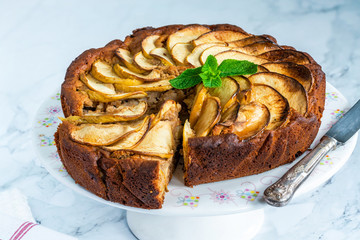 Apple, ginger and honey cake