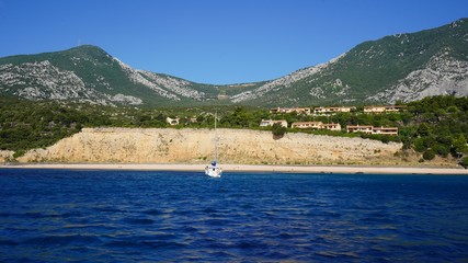 Fototapeta premium Plage de Cala Gonone, Golfe d'Orosei, Sardaigne, Italie