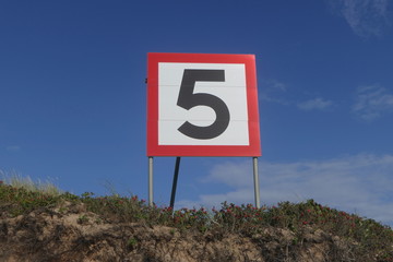 Nummer 5 Zahl Schild