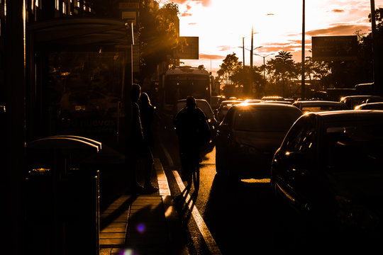  Calle de Bogot&aacute; en el atardecer