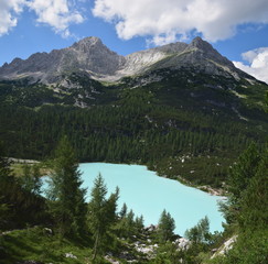 Dolomiti - panorama sul laghetto del Sorapiss